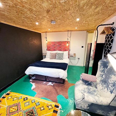 Fern Studio 1 Bedroom Apartment Лланголлен Экстерьер фото